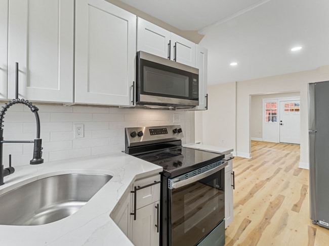 Building Photo - 2066 Eastburn Ave