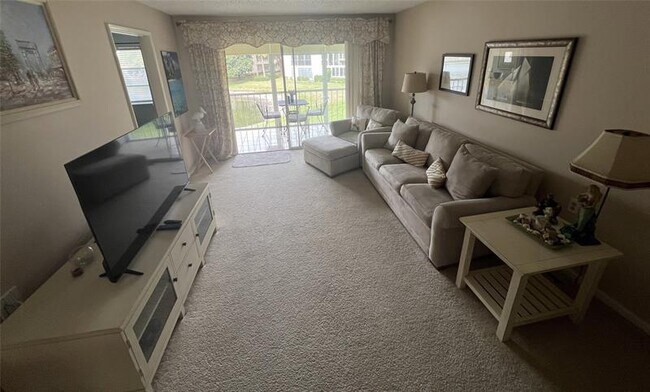 Building Photo - 4801 Martinique Pl