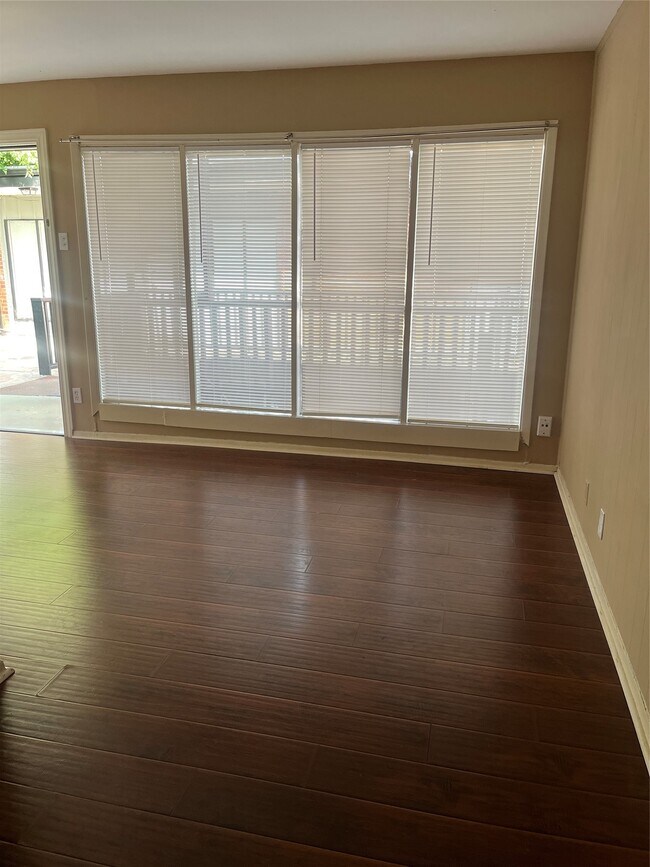 Building Photo - 1204 St Joseph St