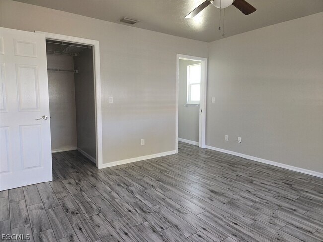 Building Photo - 161 SE 18th Terrace