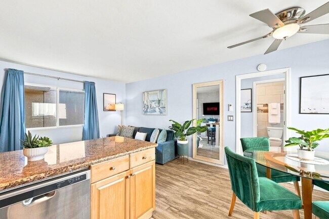 Building Photo - 829 San Fernando Pl