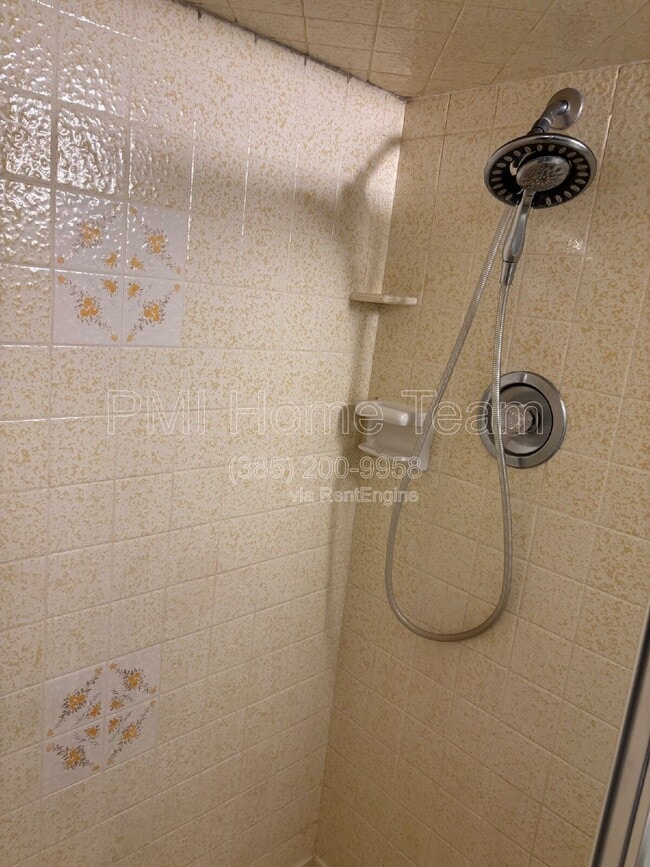 Building Photo - 168 Ross Dr