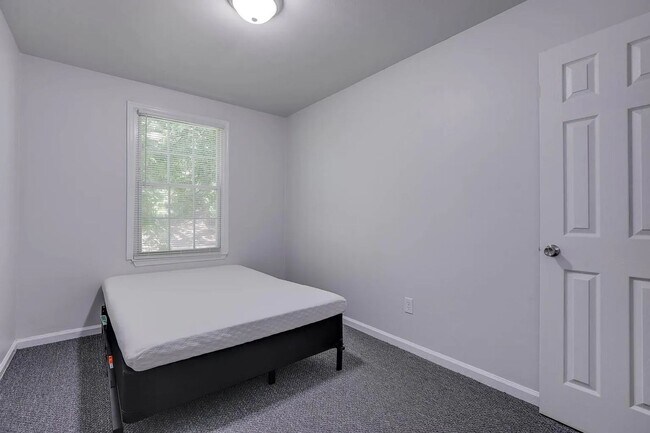 Building Photo - Charming 3BR Home in Norfolk