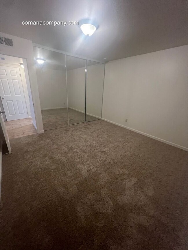 Building Photo - Beautiful 2 bedroom Condo