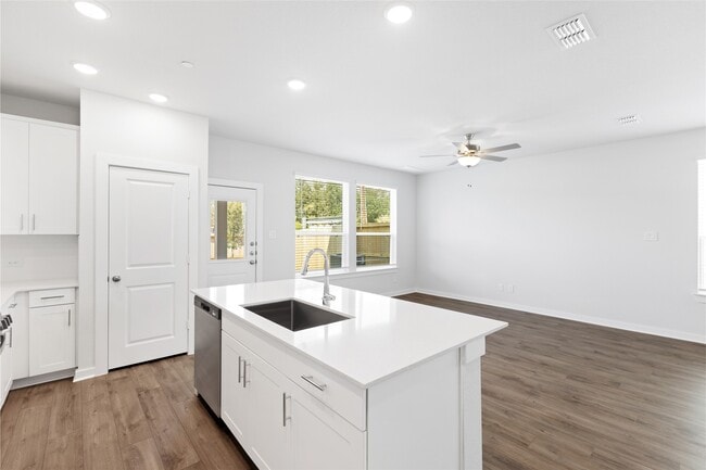 Building Photo - 3033 Dovedale St