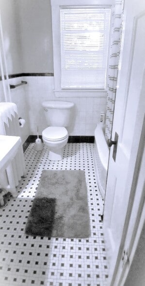 Building Photo - 283 Vinton St