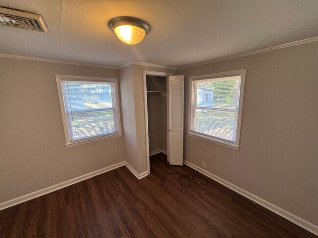 Building Photo - 2 Bedroom House in Sharpsburg