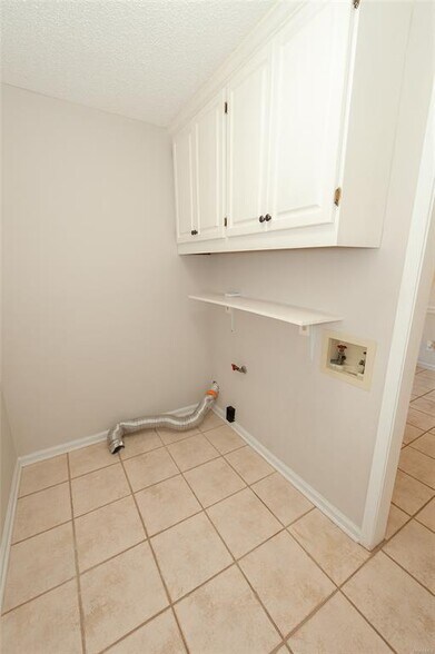 Building Photo - 6517 Gloucester Mews