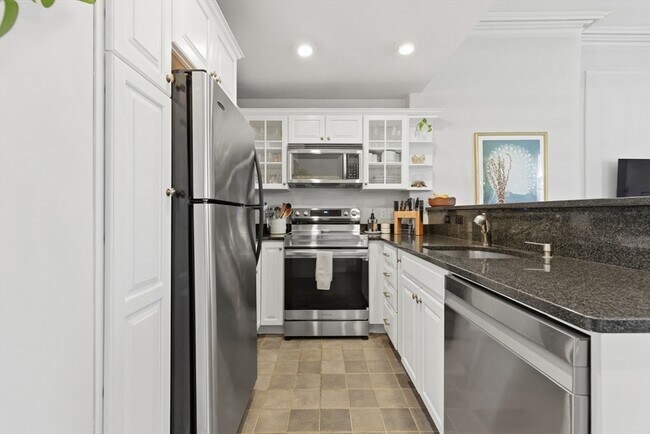 Building Photo - 80 W Concord St