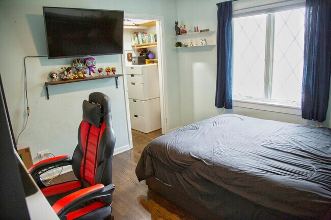 Building Photo - 2S316 Arrowhead Dr