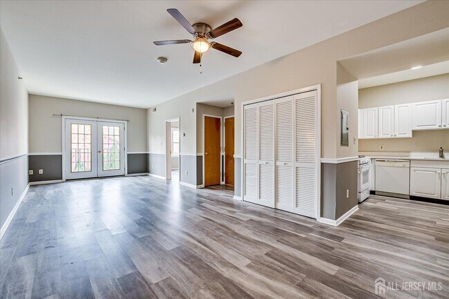 Building Photo - 160 Durham Ave