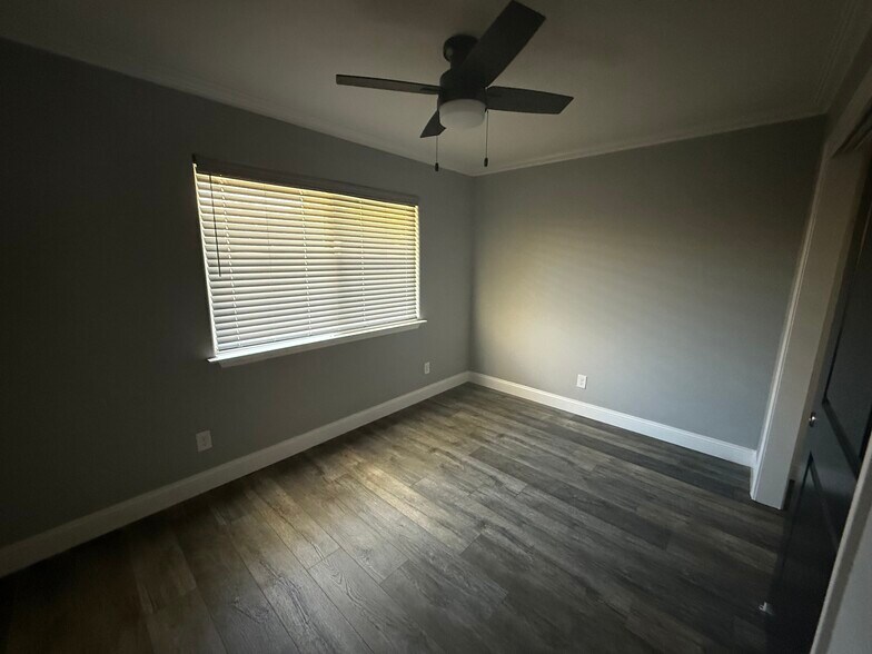 2739 Bdrm - 2739 Wilson Ave