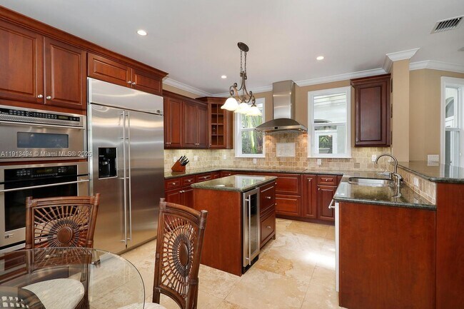 Building Photo - 4065 Battersea Rd