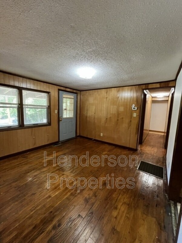 Building Photo - 529 Barringer Chapel Rd