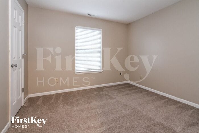 Building Photo - 8322 Southern Springs Dr