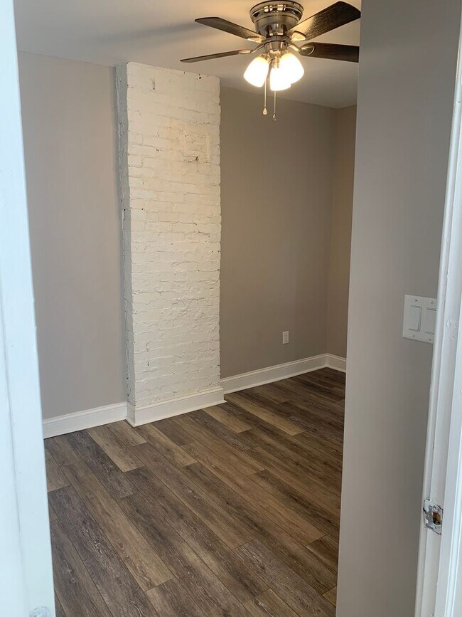 Building Photo - 142-144 W. Norwich Ave.