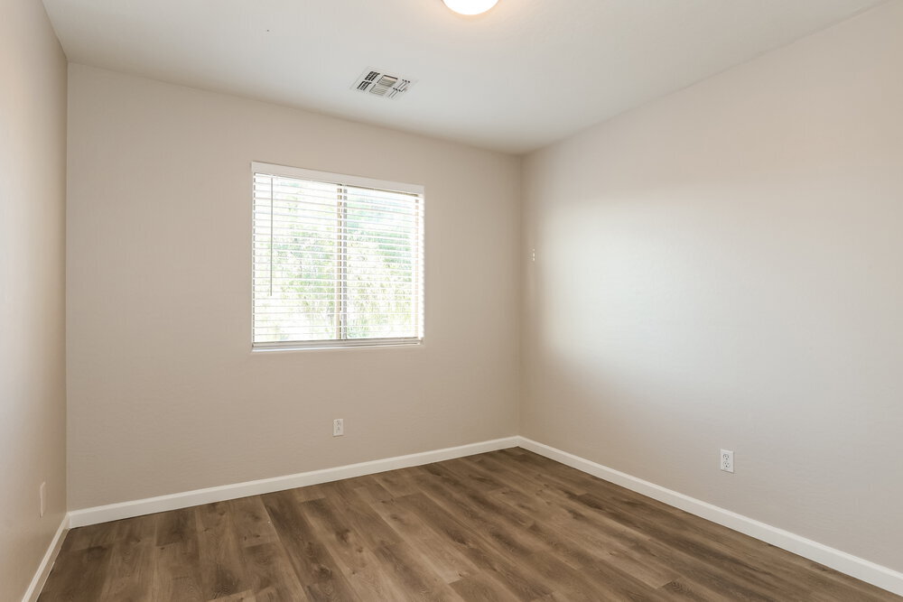 Building Photo - 5182 W Vista Ave