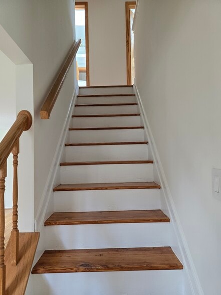 Building Photo - 9321 Bentridge Ave