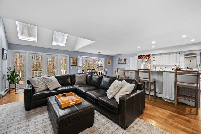 Building Photo - 395 Thayer Pond Rd