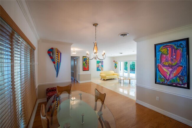 Building Photo - 928 Escobar Ave