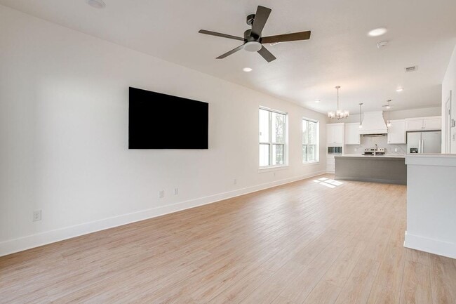 Building Photo - 2333 Benbrook Blvd