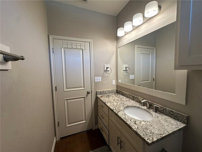 Building Photo - 106 Chiman Cir