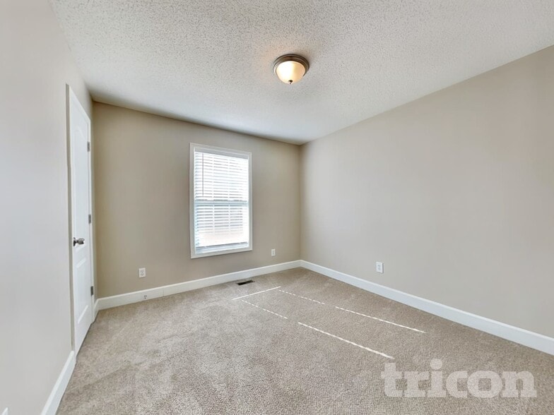 Building Photo - 7 Adair Cove
