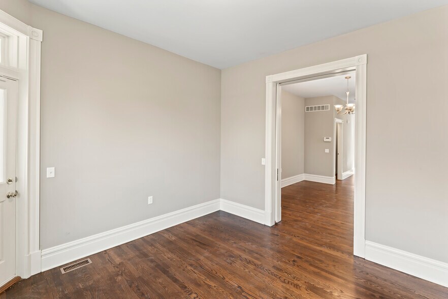 Building Photo - 4636 Virginia Ave