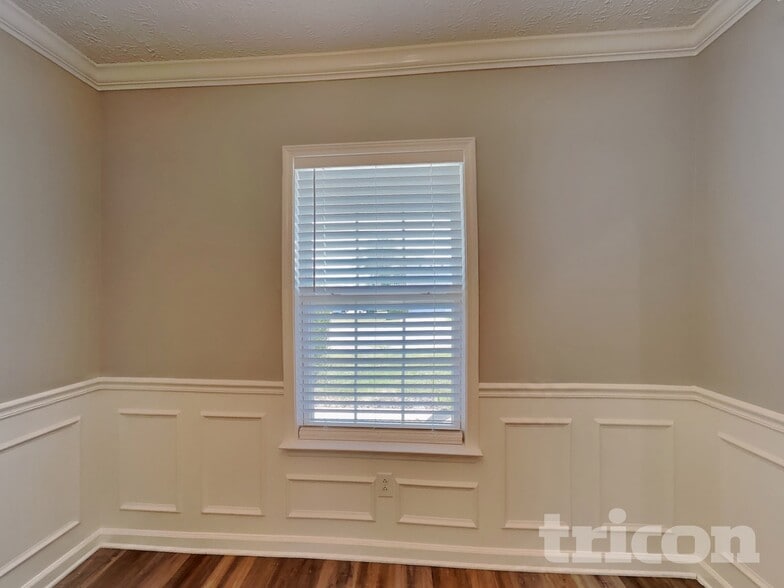 Building Photo - 1456 Colyn Avenue