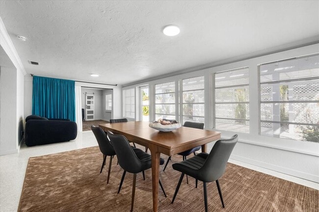 Building Photo - 10001 S Yacht Club Dr