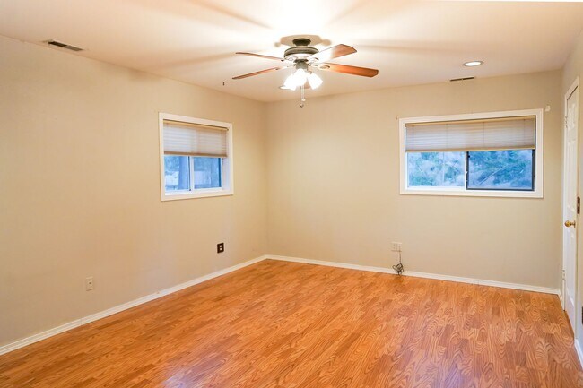 Building Photo - 4 Bedroom home tucked away in Hayden