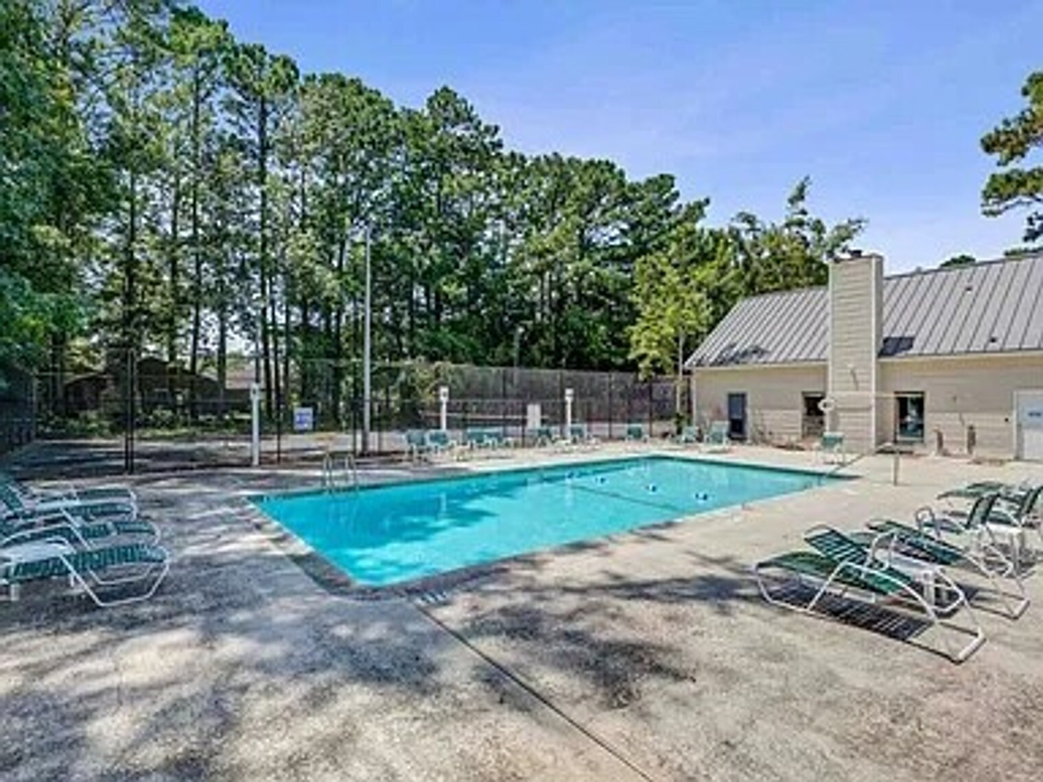 Building Photo - 905 Burnley Rd