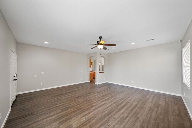 Building Photo - 24898 Sunset Vista Ave