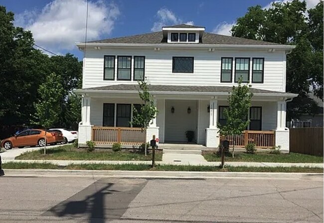 Building Photo - 2 bed/2.5 bath in the Nations!
