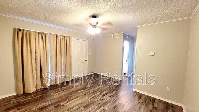 Building Photo - Bill Bradford Rd 400 - 5