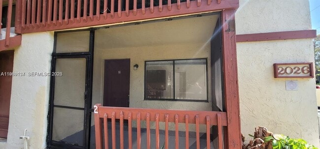 Building Photo - 2026 NW 43 Terrace