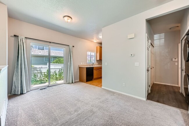 Building Photo - 4 bed /2.5bath Charming Home in Aurora
