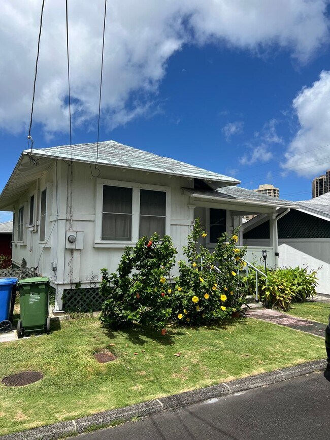 Building Photo - 207 Kaia St