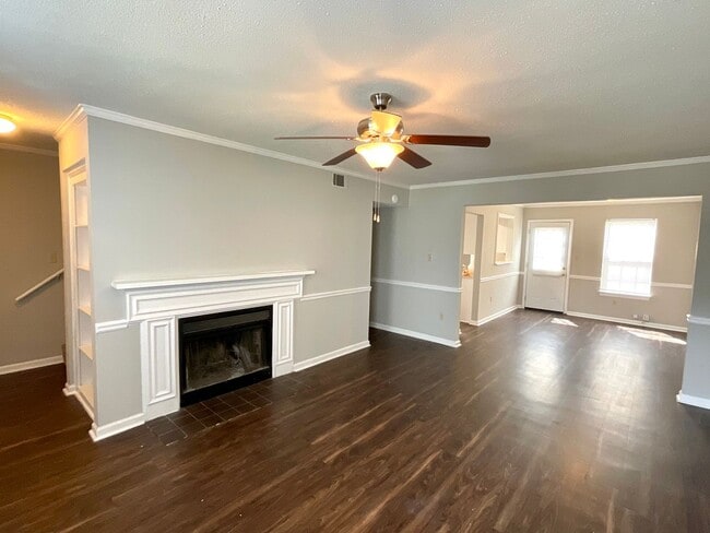 Building Photo - 3932 Miramar Ct