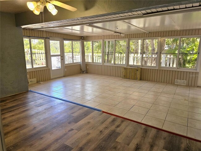 Building Photo - 1088 Panda Rd