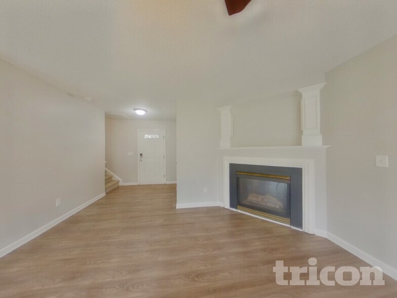 Building Photo - 12724 Deaton Hill Dr
