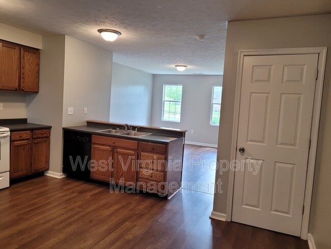 Building Photo - 3751 Summerlee Rd