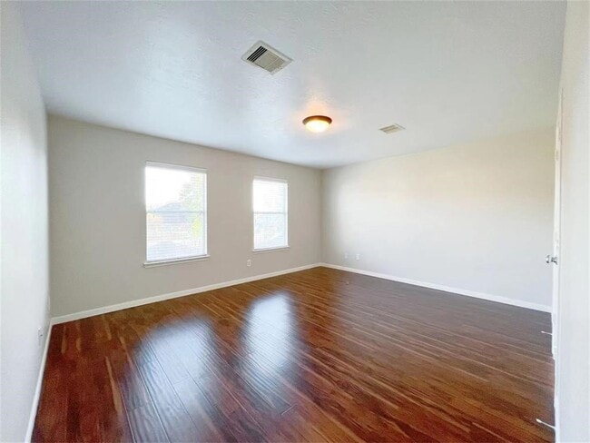 Building Photo - 18102 Red Oak Manor Ln