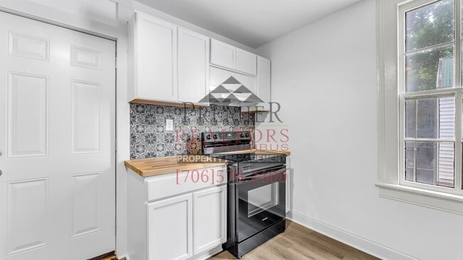Building Photo - 38 29th St