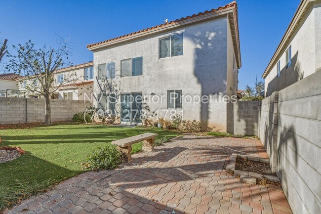 Building Photo - SE!!! 4 Bedrooms!! Master Downstairs!! No Carpet!! Synthetic Grass front and back!!