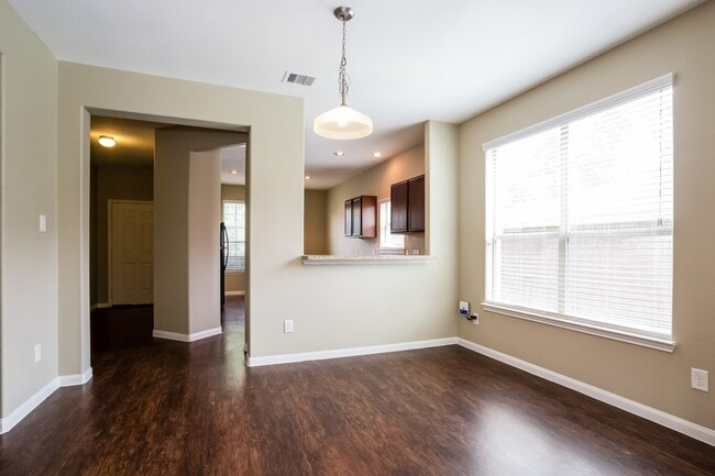 Building Photo - 13433 Raintree Dr