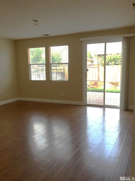 Building Photo - 2663 Chaucer St