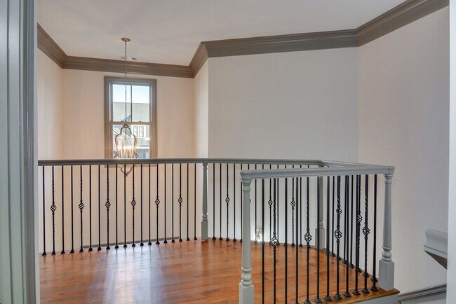 Building Photo - 3057 Leaning Oak Way