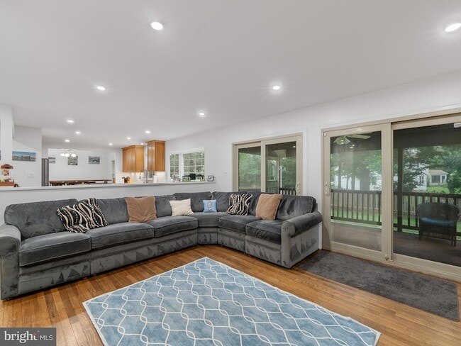 Building Photo - 3044 Emerald Chase Dr