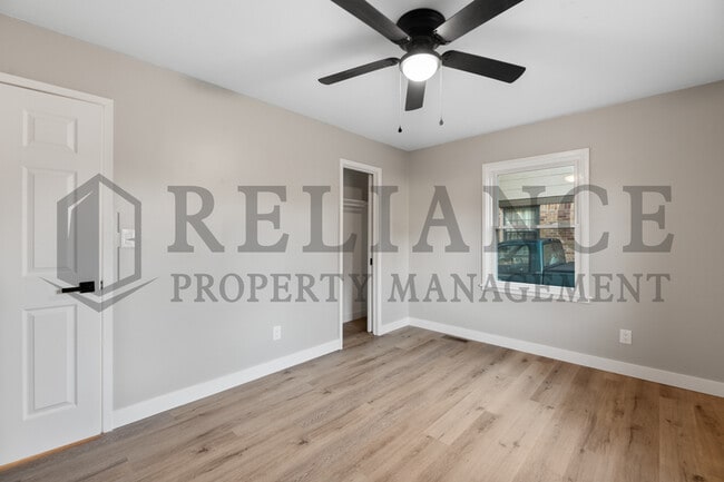 Building Photo - 2548 N Somerset Ave